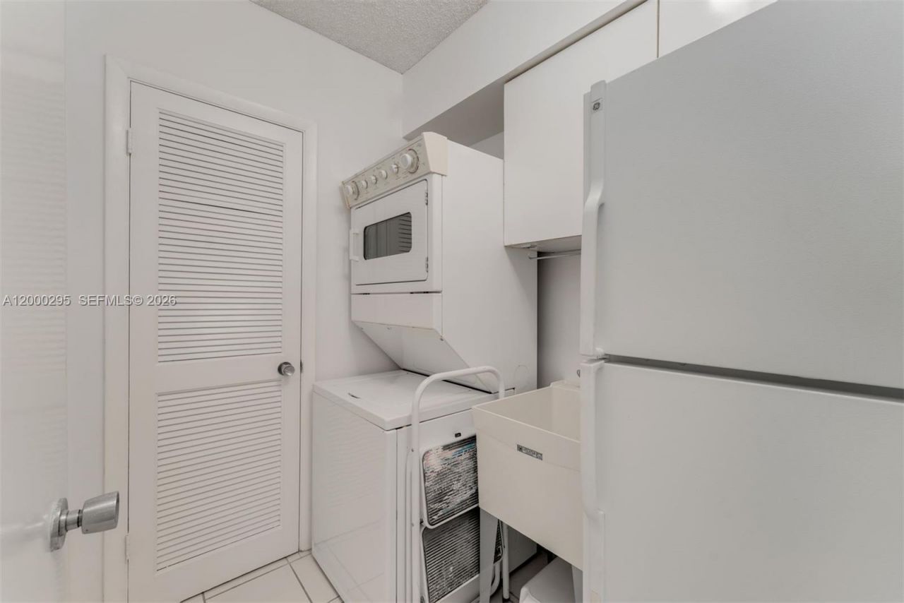 5500 Collins Ave, Unit 304, Miami Beach, FL 33140 Photo