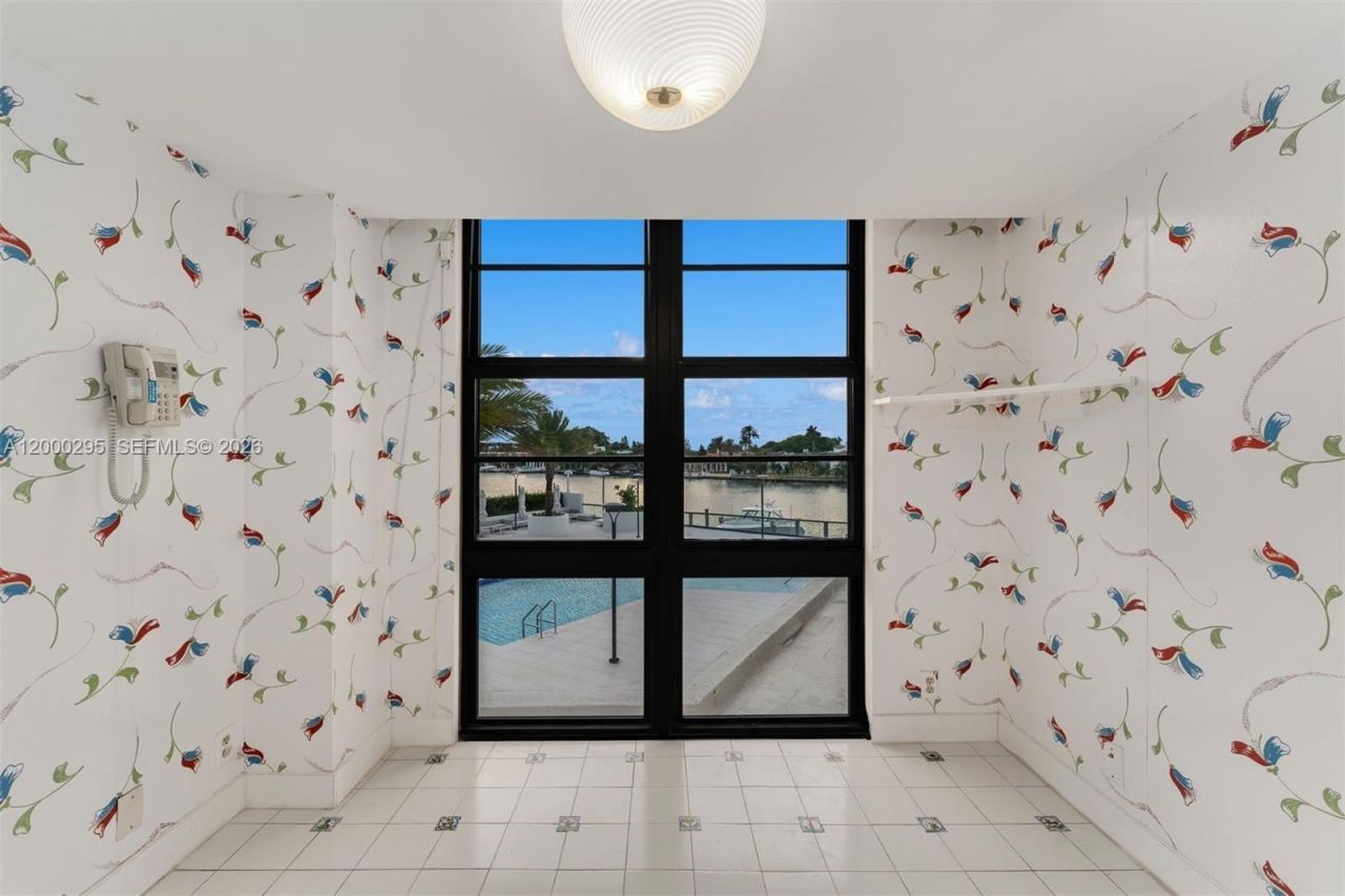 5500 Collins Ave, Unit 304, Miami Beach, FL 33140 Photo