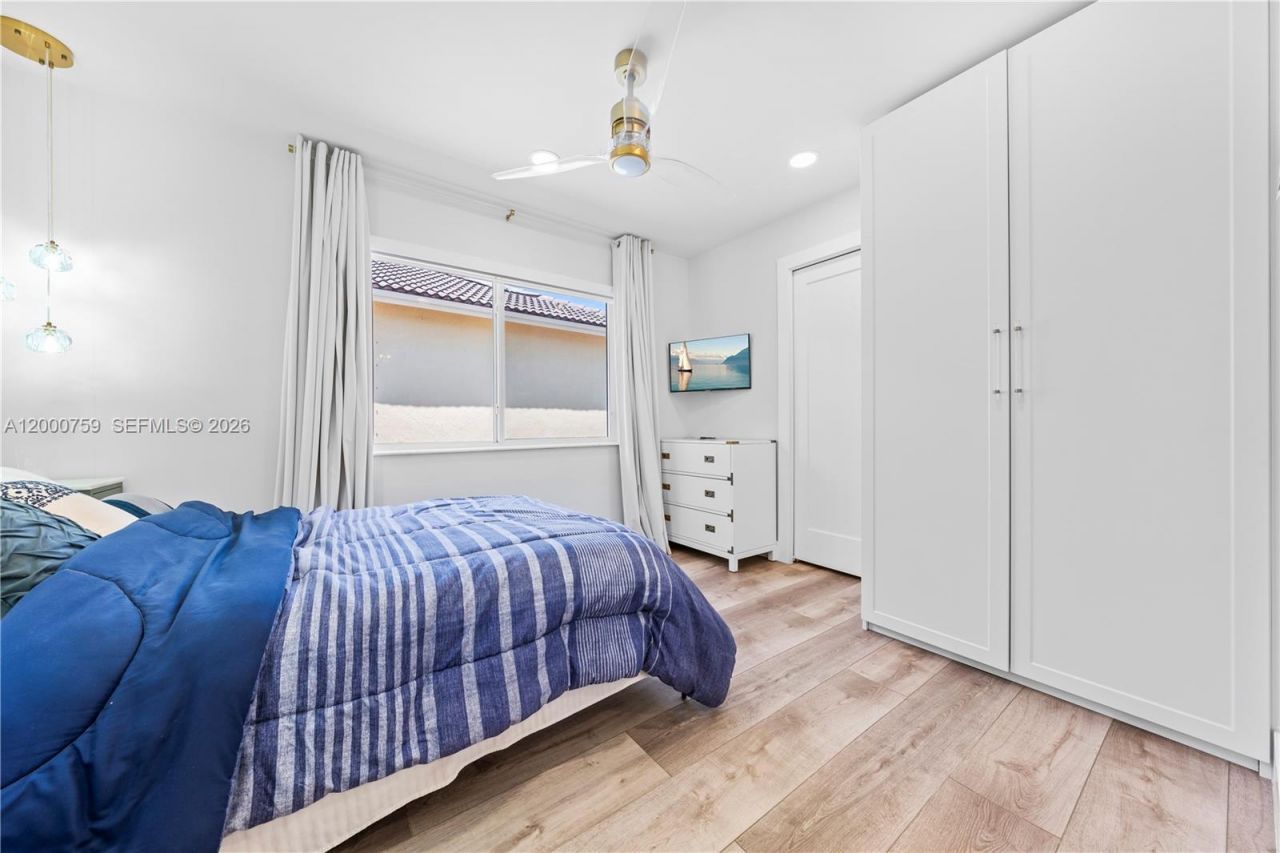 1077 NW 170th Ave, Pembroke Pines, FL 33028 Photo