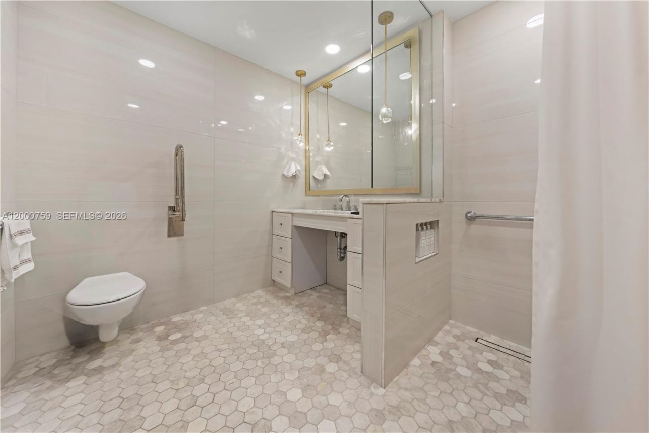 1077 NW 170th Ave, Pembroke Pines, FL 33028 Photo