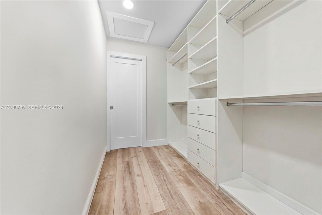 1077 NW 170th Ave, Pembroke Pines, FL 33028 Photo