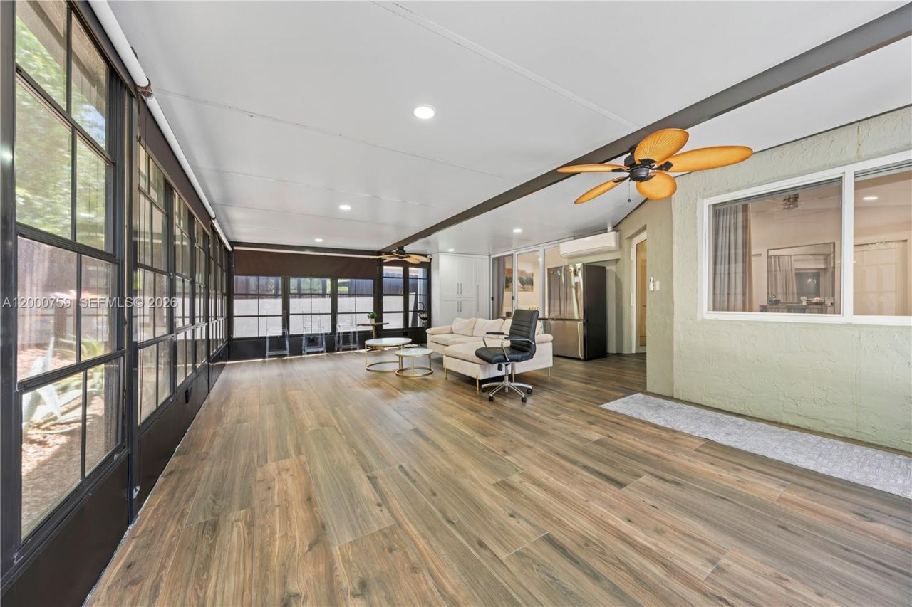 1077 NW 170th Ave, Pembroke Pines, FL 33028 Photo