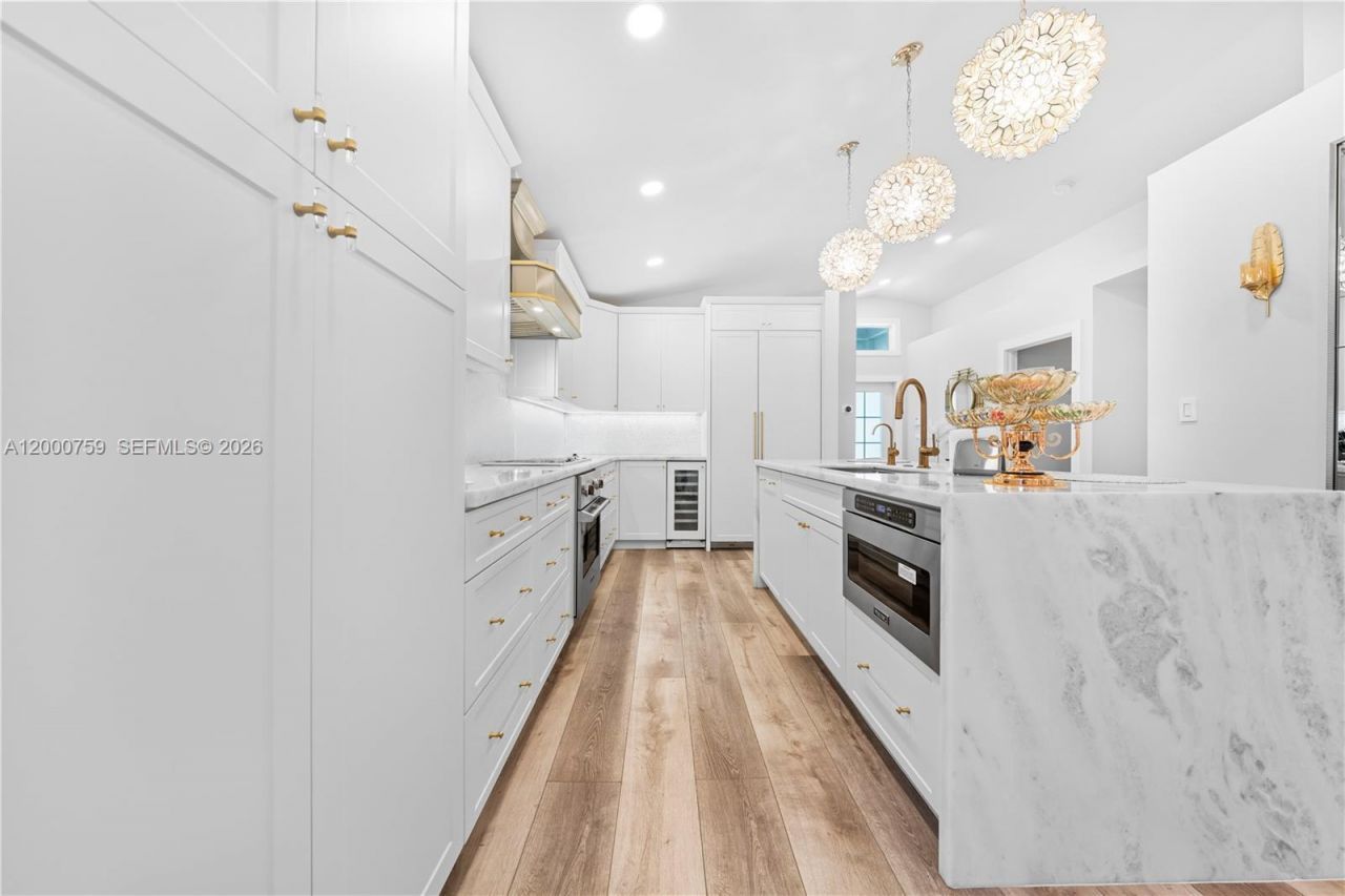 1077 NW 170th Ave, Pembroke Pines, FL 33028 Photo