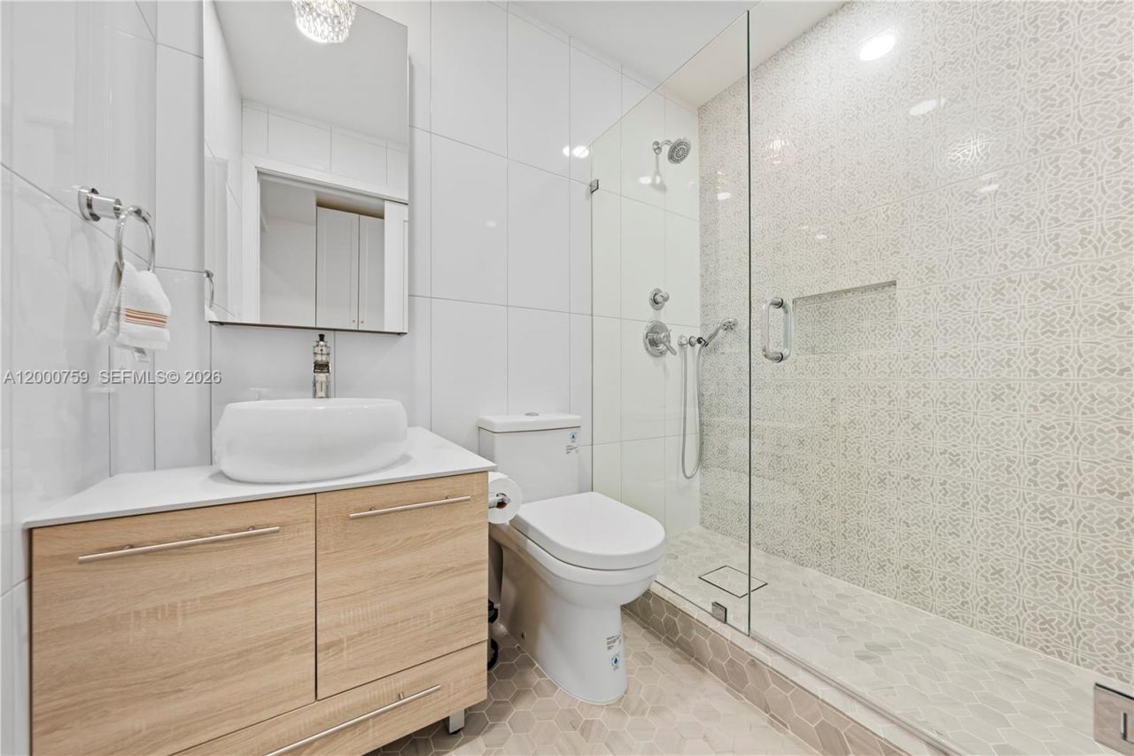 1077 NW 170th Ave, Pembroke Pines, FL 33028 Photo