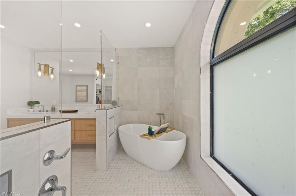 207 Monterey Dr, Naples, FL 34119 Photo