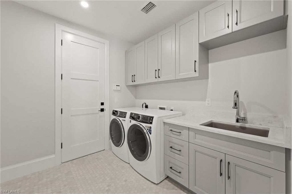207 Monterey Dr, Naples, FL 34119 Photo