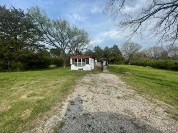 2170 N Service Road , St Clair, MO 63077