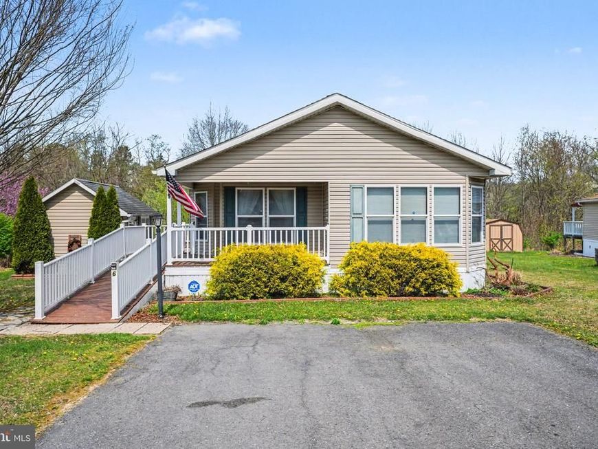 6 Meadowview Drive, New Bloomfield, PA 17068 Main Photo