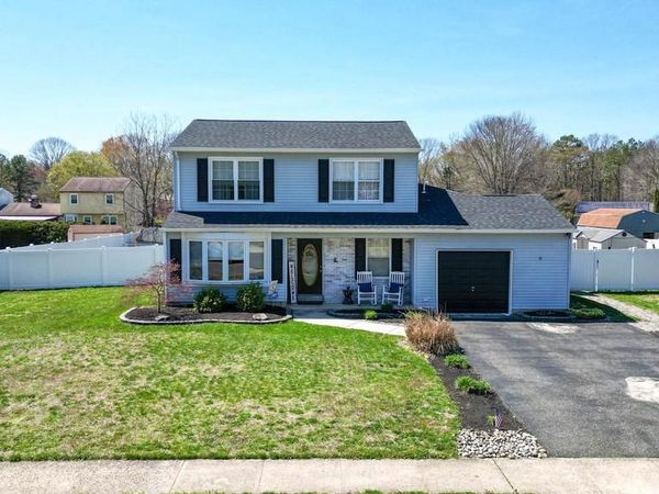 6 E JUDITH DRIVE , HAMMONTON, NJ 08037