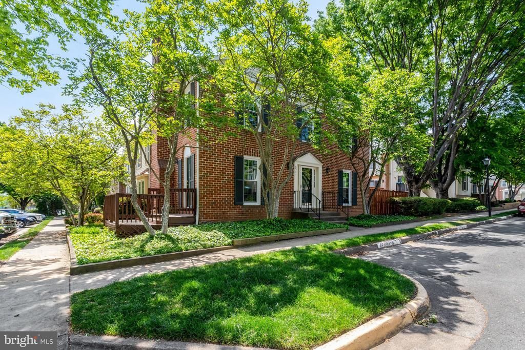 6571 Bermuda Green Court, Alexandria, VA 22312 Main Photo