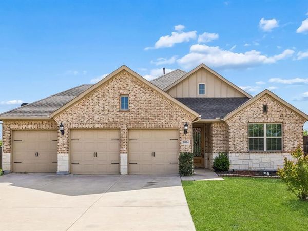 8004 Larch Lane, Fort Worth, TX 76131
