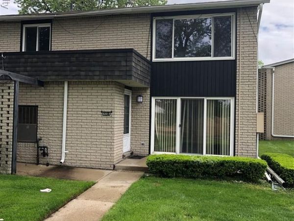 8201 Kennedy Circle, Warren, MI 48093