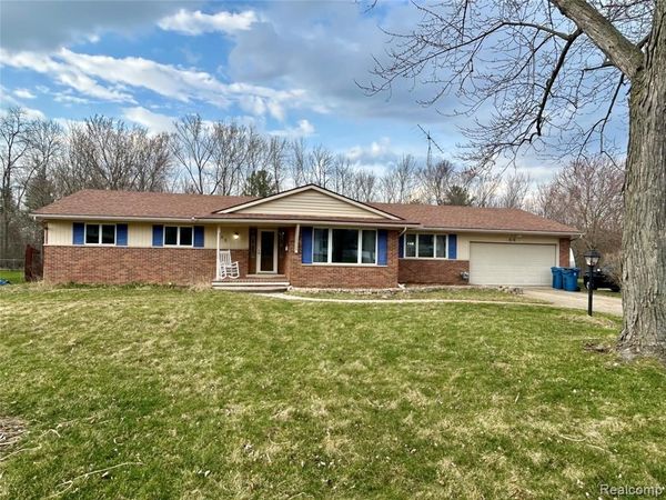 443 Boutell Drive, Grand Blanc, MI 48439