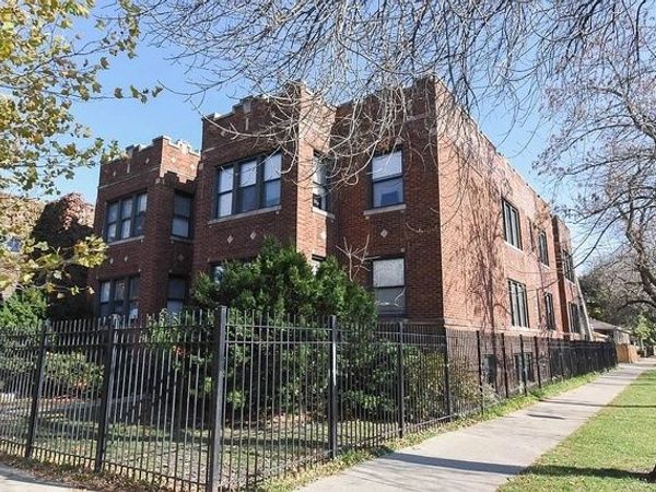 3301 N Harding Avenue, Unit 2S, Chicago, IL 60618
