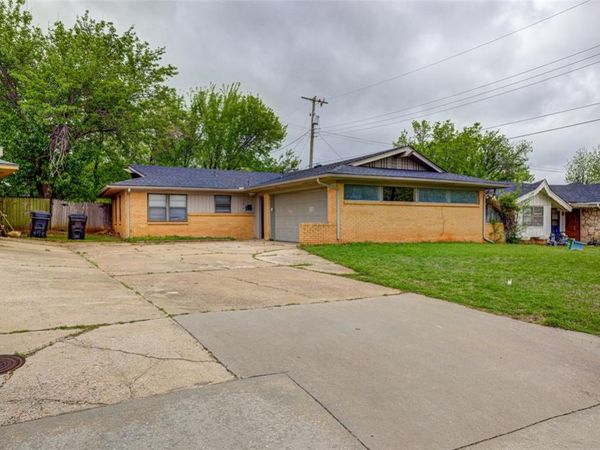 104 Oakside Drive, Moore, OK 73160