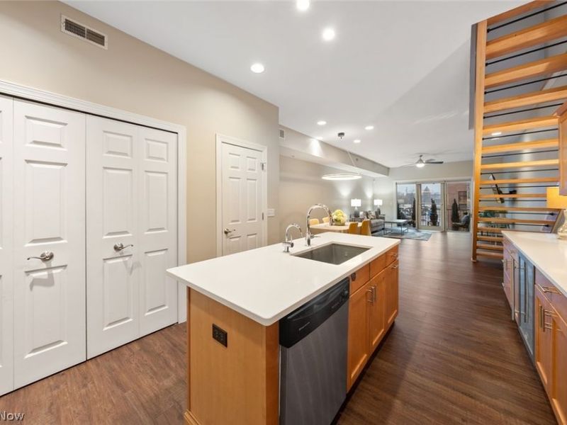 1411 Rosewood Avenue, Unit R-208, Lakewood, OH 44107 Photo 11