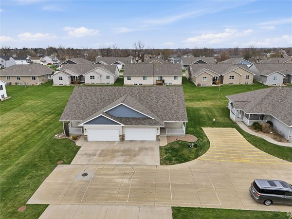 834 Crescent Drive NE, Cedar Rapids, IA 52402