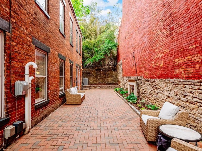 514 Liberty Hill, Cincinnati, OH 45202 Photo 37