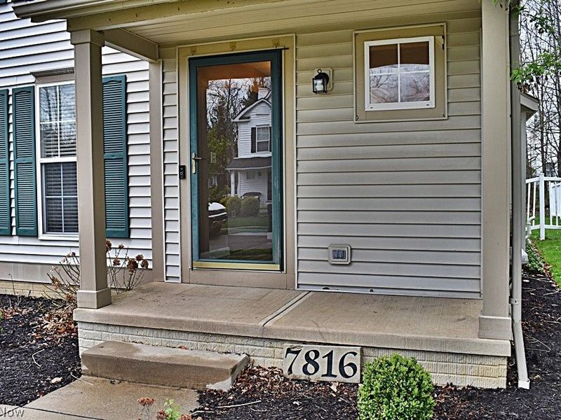 7816 Benton Lane, Hudson, OH 44236 Photo 2