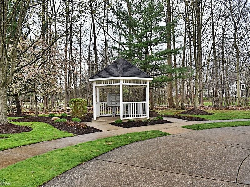 7816 Benton Lane, Hudson, OH 44236 Photo 3