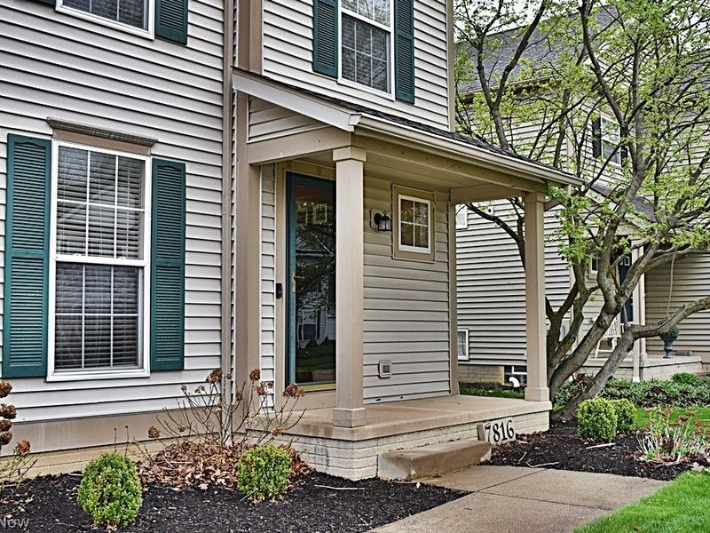 7816 Benton Lane, Hudson, OH 44236 Photo 4