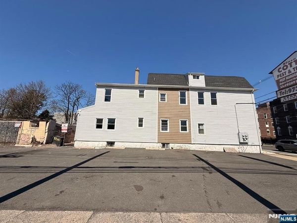 335 Myrtle Avenue, IRVINGTON, NJ 07111