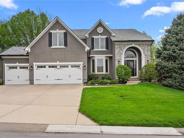 6015 Noreston Street, Shawnee, KS 66218