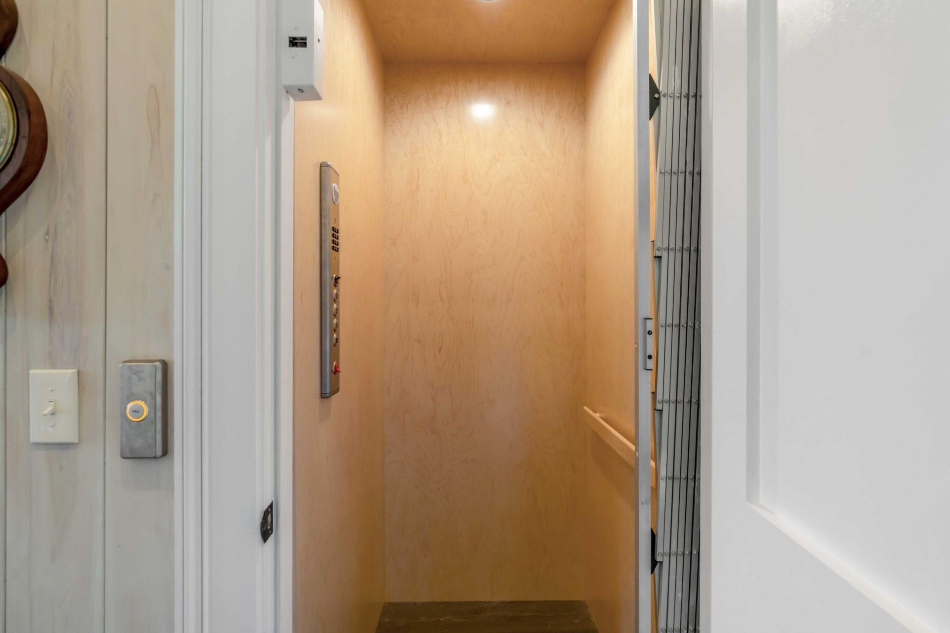 1605 Bernier Cmns Photo 42