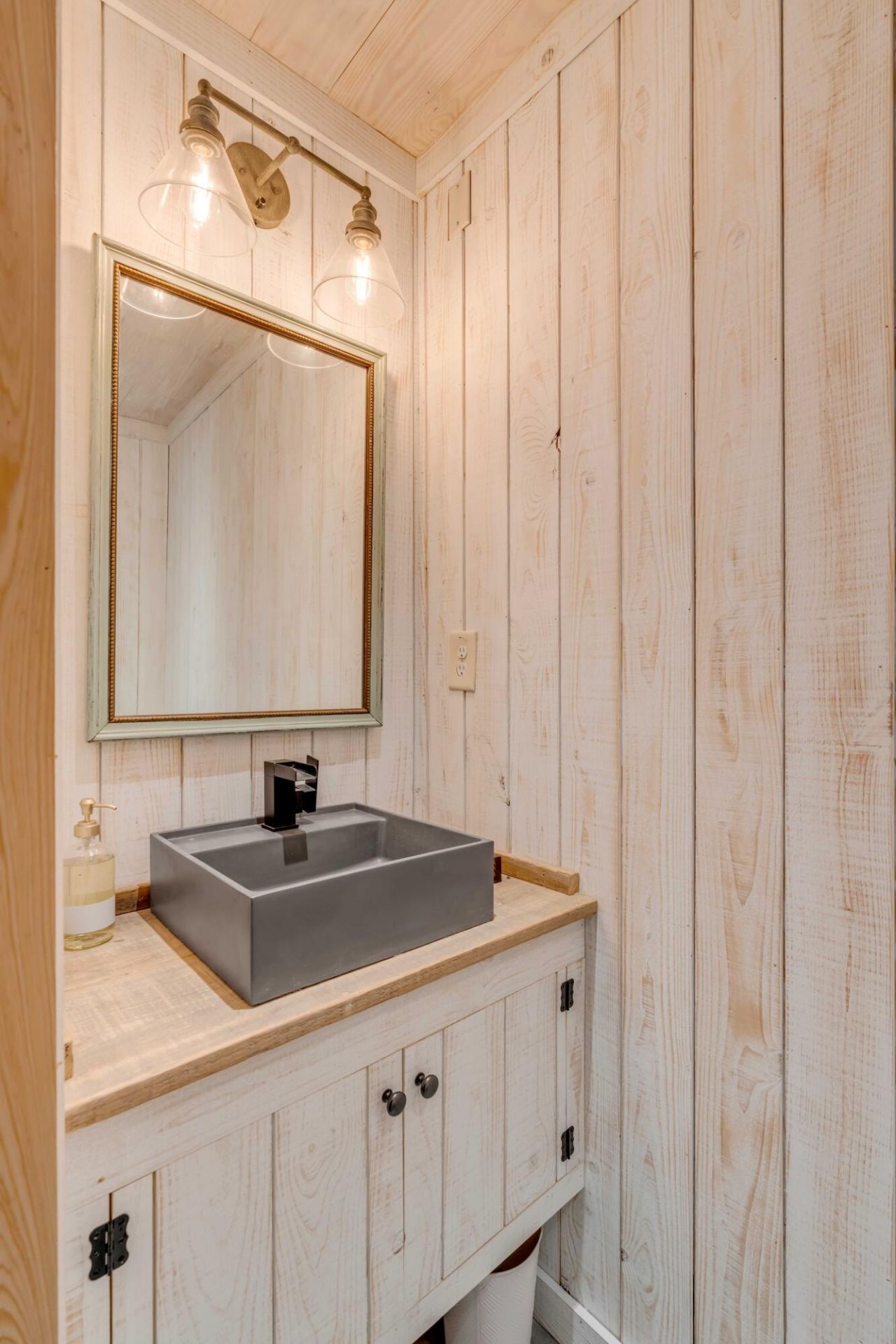 1605 Bernier Cmns Photo 45