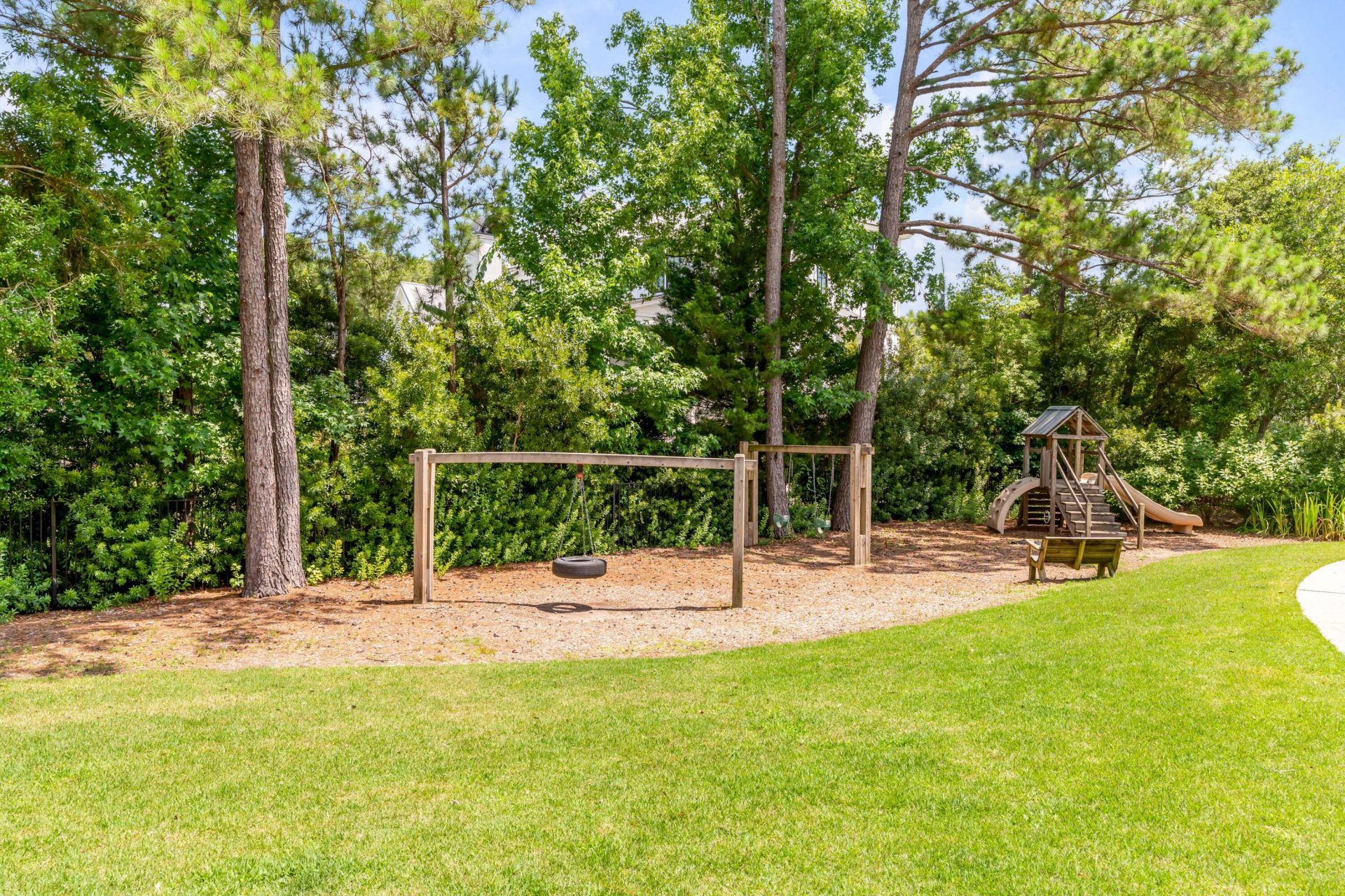 1605 Bernier Cmns Photo 63