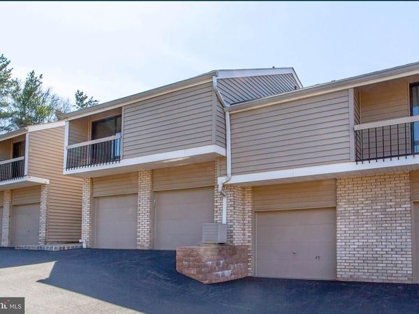 52 HILLSIDE COURT, CLINTON, NJ 08809