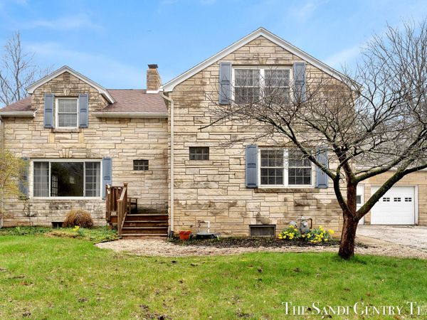 15008 Lakeshore Drive, Grand Haven, MI 49417