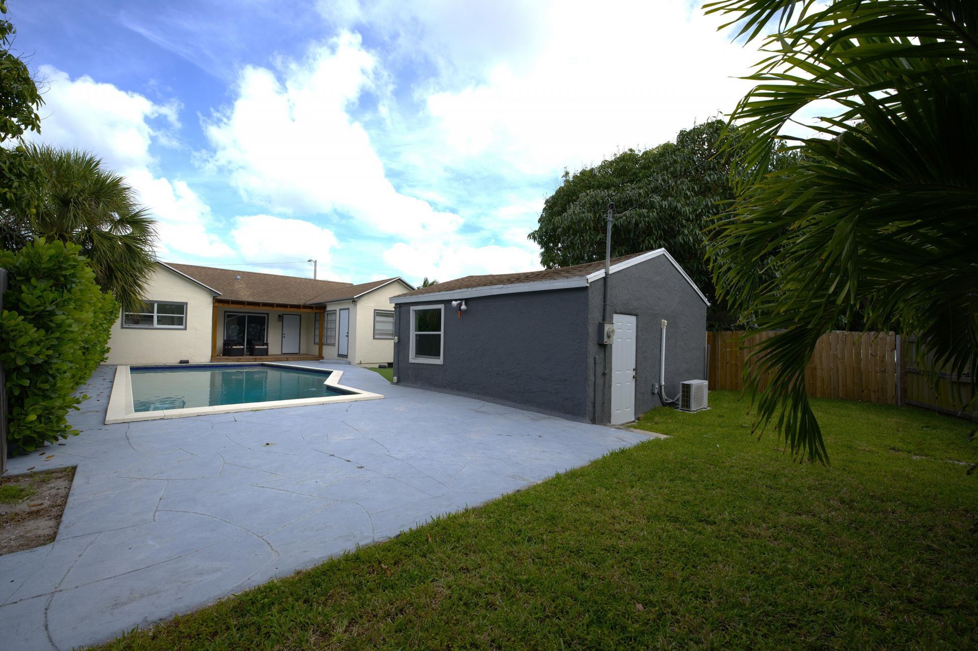 717 N E Street, Lake Worth Beach, FL 33460 Photo