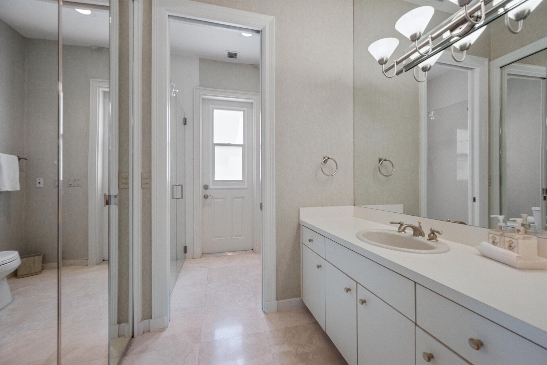1776 Breakers West Boulevard, West Palm Beach, FL 33411 Photo