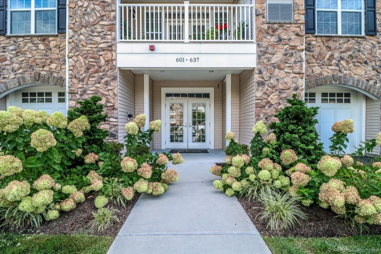 603 Brookside, Unit 603, Newtown, CT 06470 Main Photo