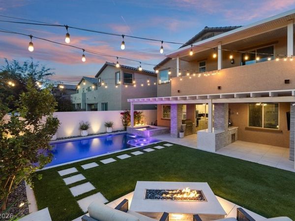 5633 LOWELL CLIFF Street, North Las Vegas, NV 89081