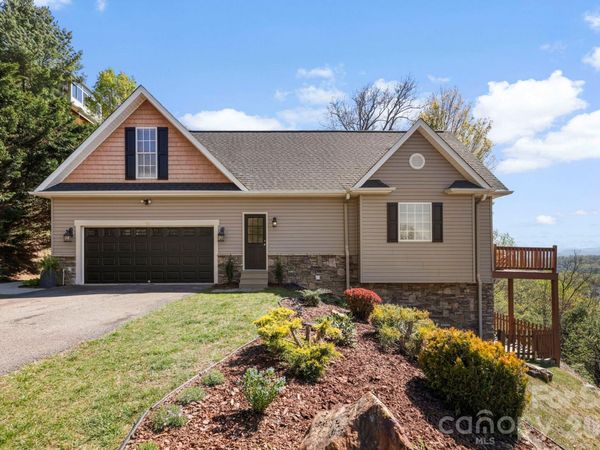 76 Distant View Drive, Asheville, NC 28803