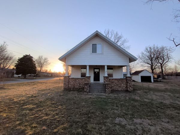 119 S 1st Street, Goodman, MO 64843