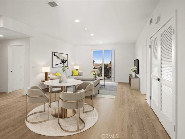 11714 Archwood Street, Unit 301, North Hollywood, CA 91606