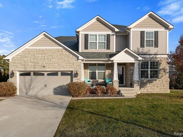16089 Diamante Drive, Macomb Twp, MI 48044