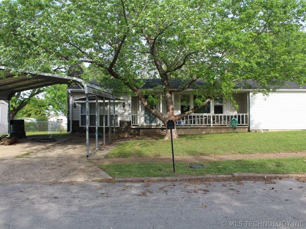 1126 N Oklahoma Avenue , Claremore, OK 74017