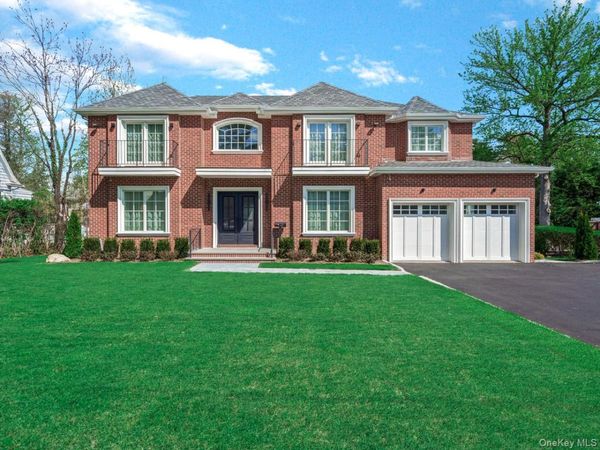 Great Neck, NY 11021