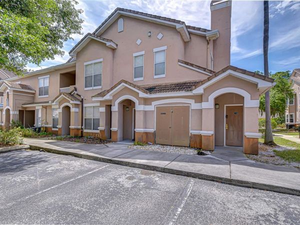 17942 VILLA CREEK DRIVE , Unit 17942, TAMPA, FL 33647