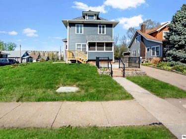 3224 S 32nd Avenue, Omaha, NE 68105