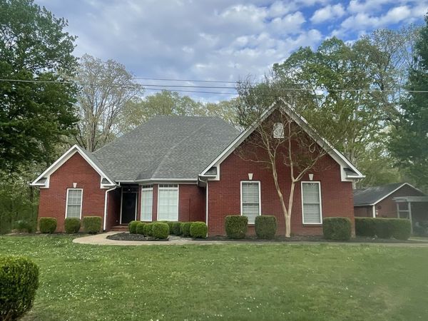 920 Hillcrest St , Lawrenceburg, TN 38464