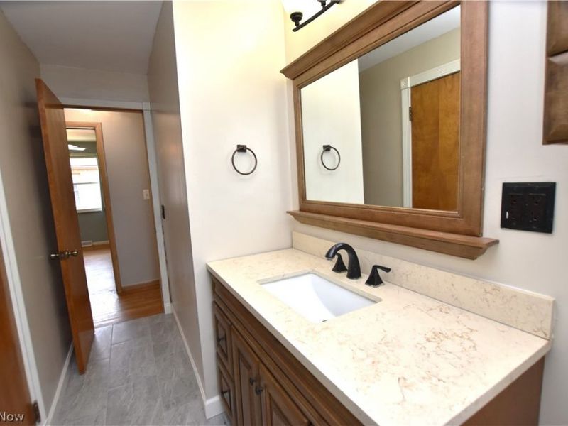 11062 Blossom Avenue, Parma Heights, OH 44130 Photo 16