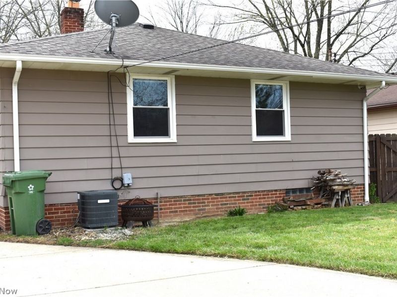 11062 Blossom Avenue, Parma Heights, OH 44130 Photo 4