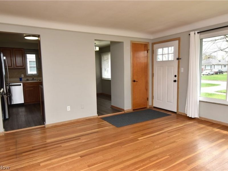 11062 Blossom Avenue, Parma Heights, OH 44130 Photo 7