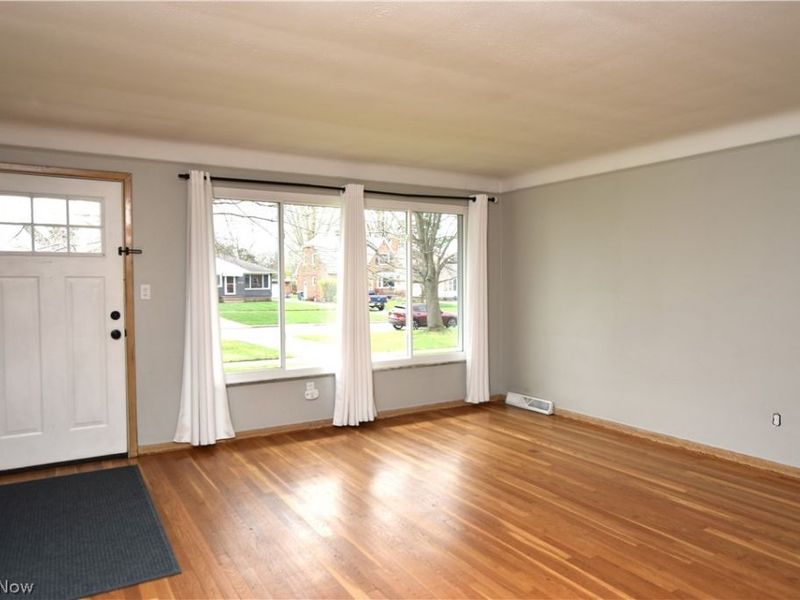 11062 Blossom Avenue, Parma Heights, OH 44130 Photo 8