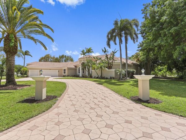 8280 Woodsmuir Drive, Palm Beach Gardens, FL 33412